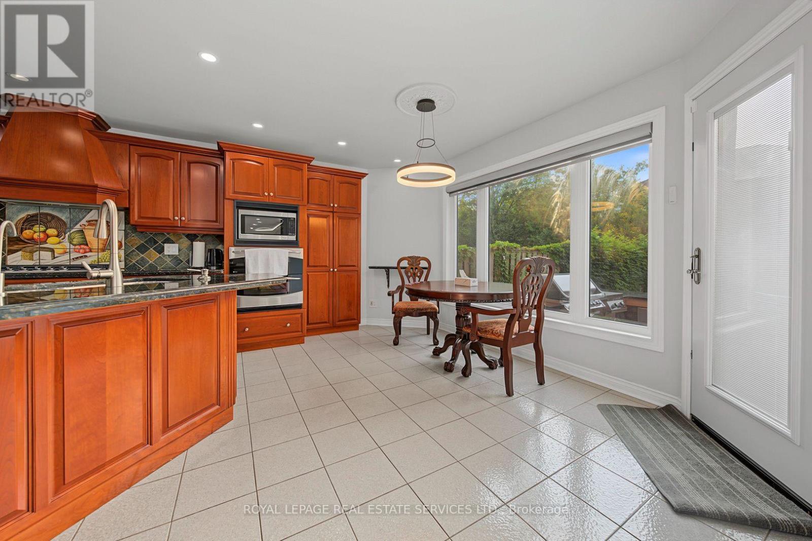 2143 Brays Lane, Oakville, Ontario  L6M 2T2 - Photo 8 - W13635026