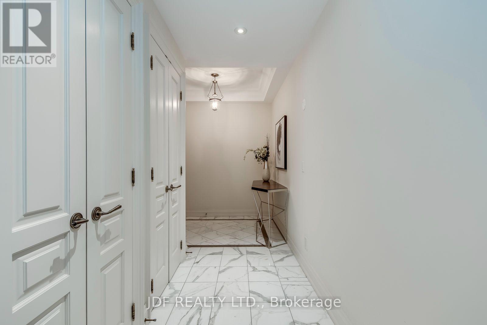 402 - 111 Forsythe Street, Oakville, Ontario  L6K 3J9 - Photo 10 - W13635096