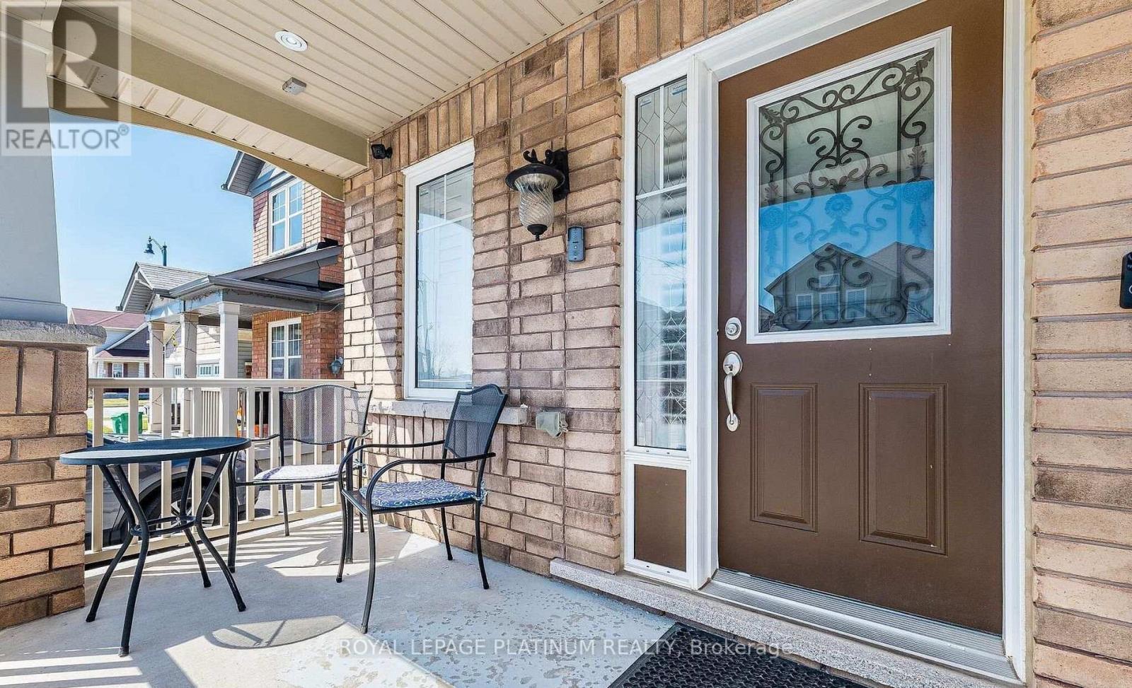 43 Arkwright Drive, Brampton, Ontario  L7A 0V2 - Photo 2 - W13635106