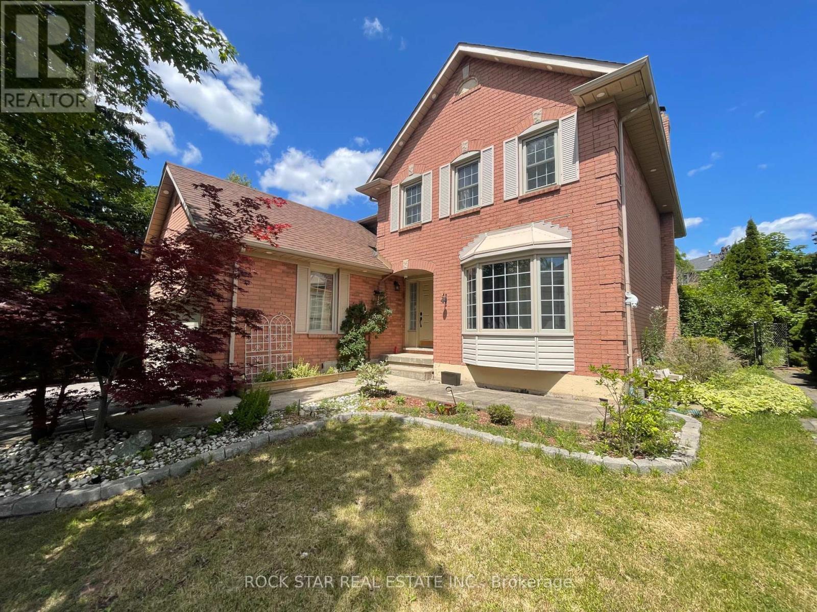 106 Milbourne Crescent, Oakville, Ontario  L6H 5P1 - Photo 2 - W13635110