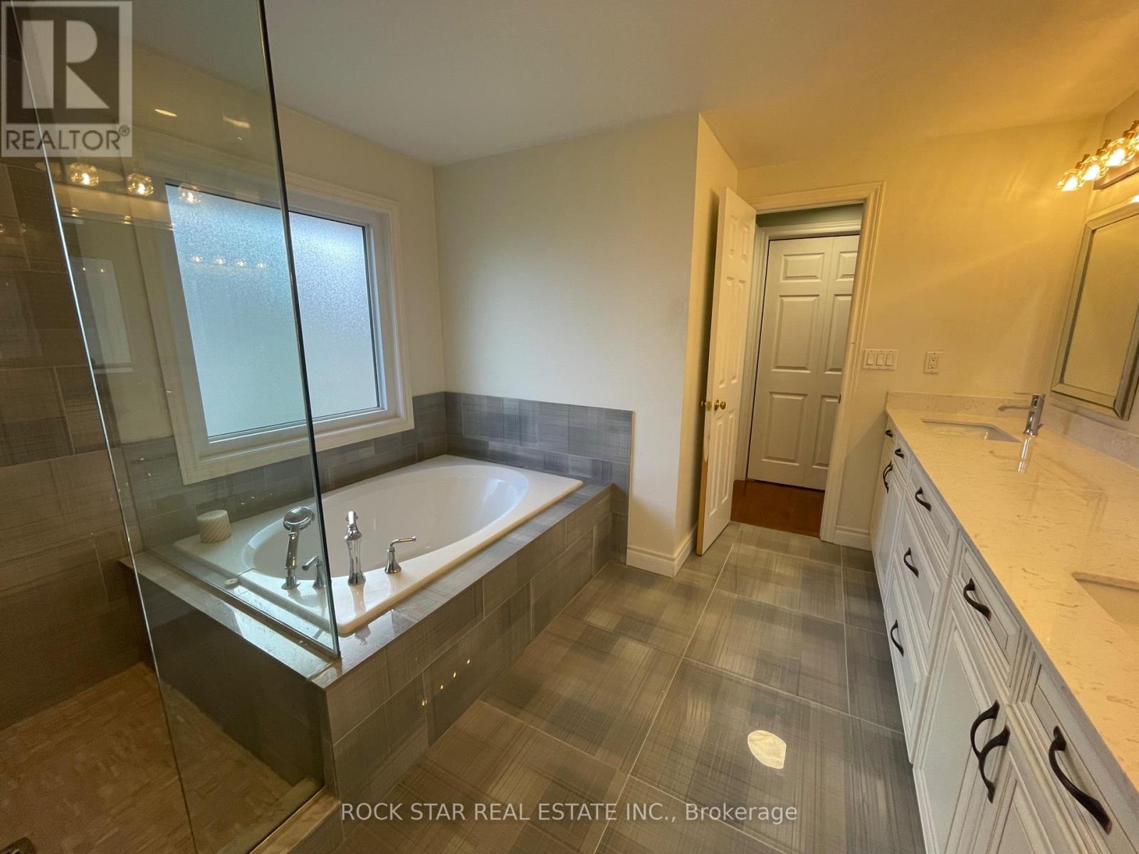 106 Milbourne Crescent, Oakville, Ontario  L6H 5P1 - Photo 21 - W13635110