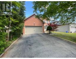 106 MILBOURNE CRESCENT, Oakville, Ontario
