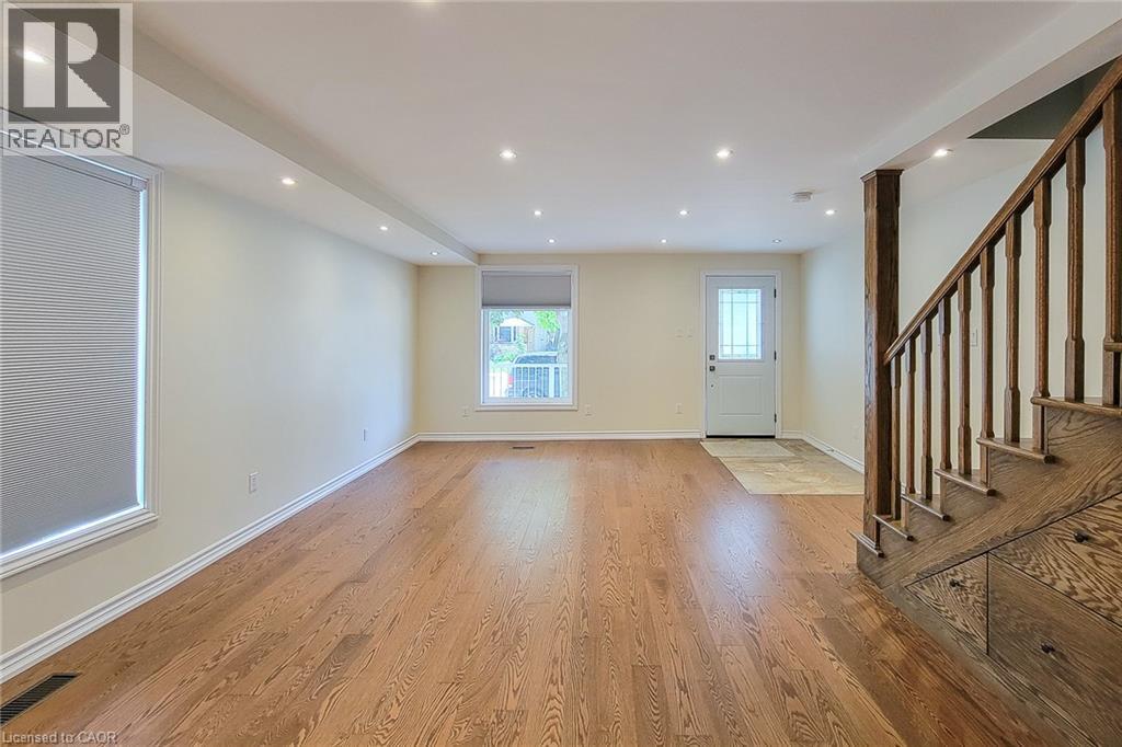 319 King Street W, Dundas, Ontario  L9H 1W5 - Photo 15 - 40853170