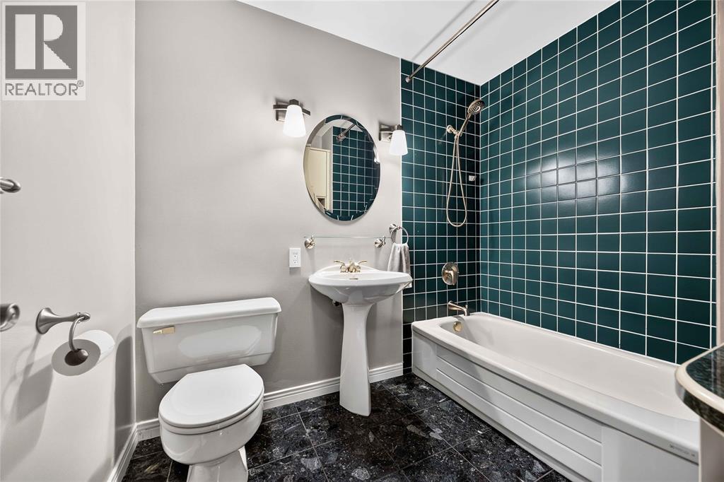 1520 Venetian Boulevard Unit# M-306, Point Edward, Ontario  N7T 7Z8 - Photo 24 - 26018395
