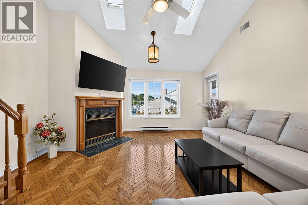 1520 Venetian Boulevard Unit# M-306, Point Edward, Ontario  N7T 7Z8 - Photo 3 - 26018395