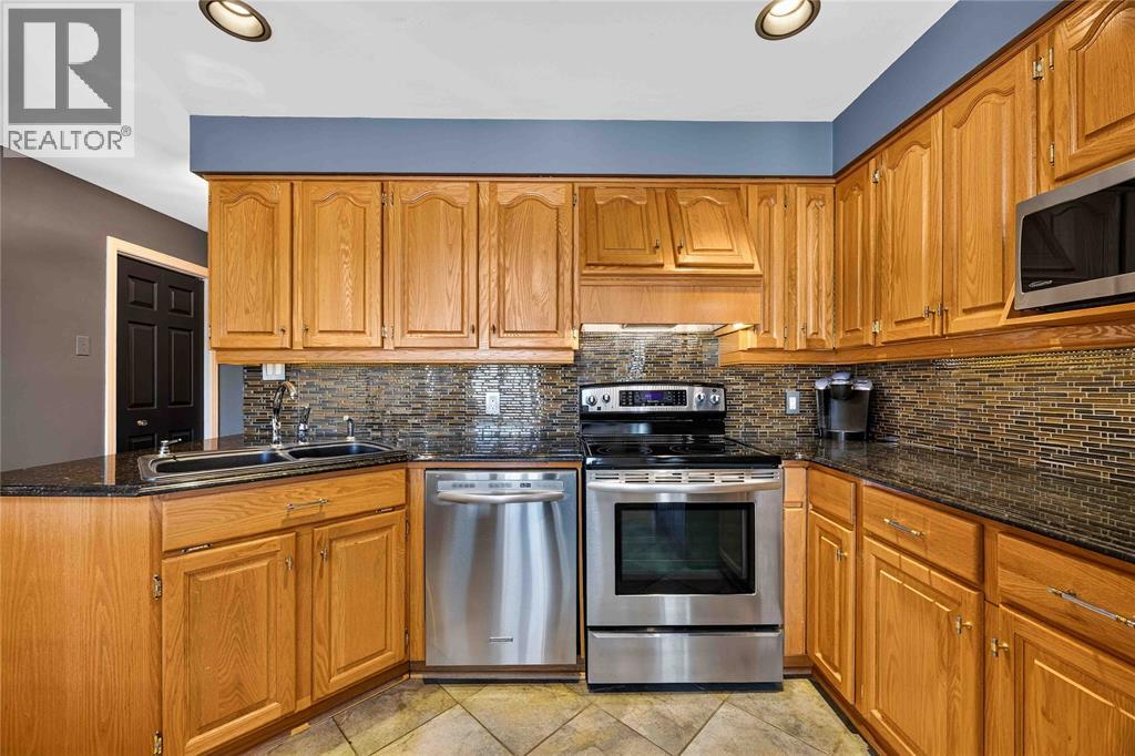 1520 Venetian Boulevard Unit# M-306, Point Edward, Ontario  N7T 7Z8 - Photo 9 - 26018395