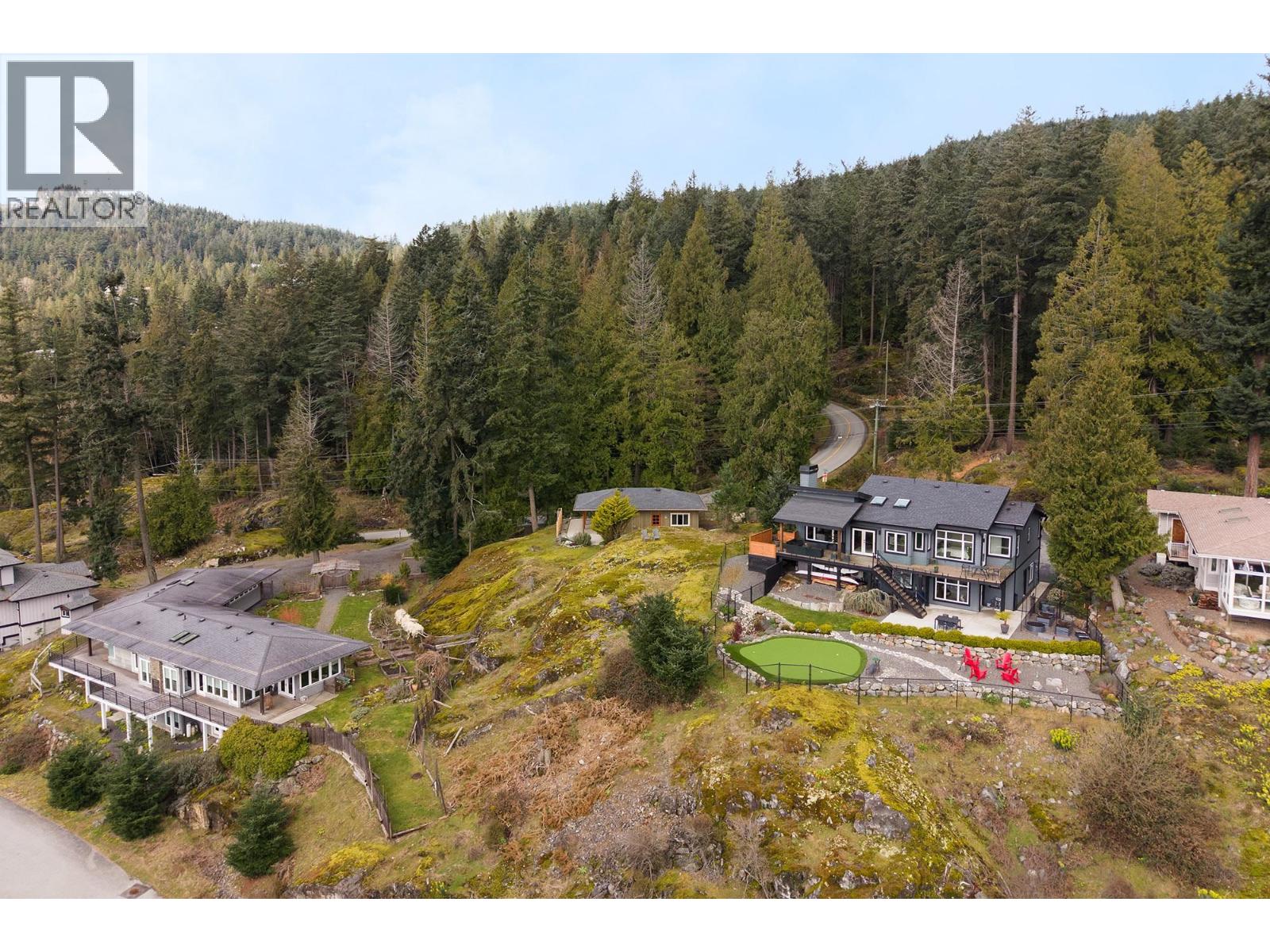 879 Seymour Bay Drive, Bowen Island, British Columbia V0N 1G1 - Photo 3 - R3111068
