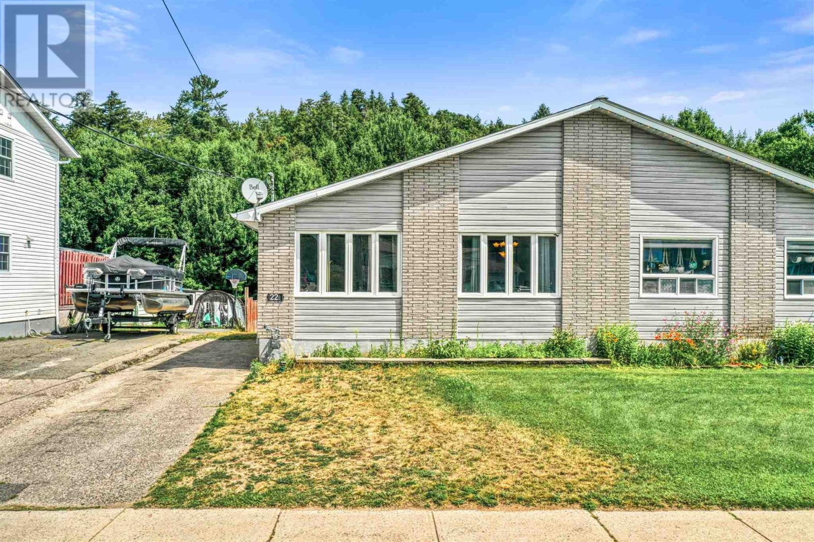 22a Ottawa Ave, Elliot Lake, Ontario  P5A 2P1 - Photo 1 - SM262039