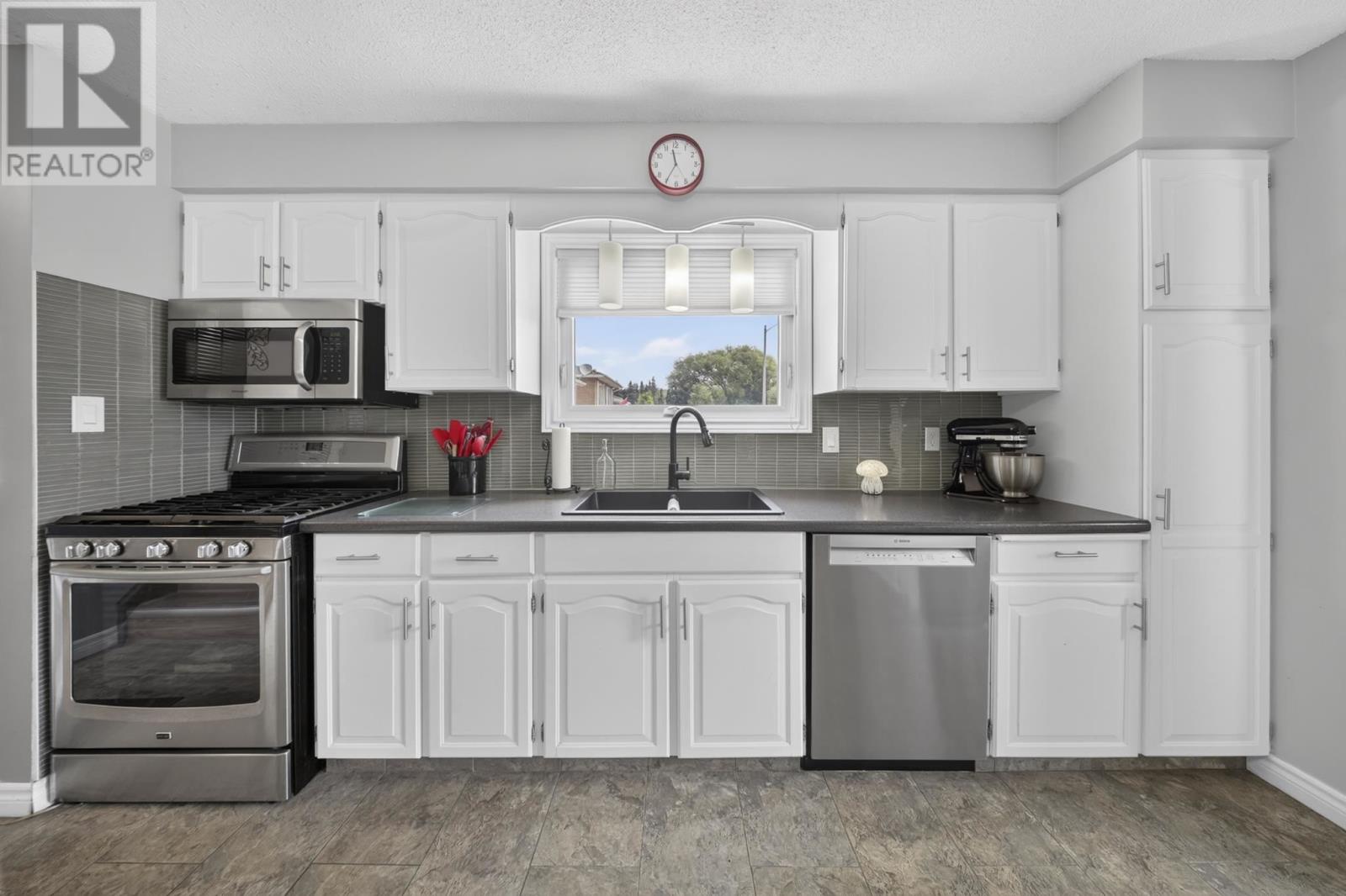 18 Wright St, Sault Ste. Marie, Ontario P6C 6A5 - Photo 11 - SM262040