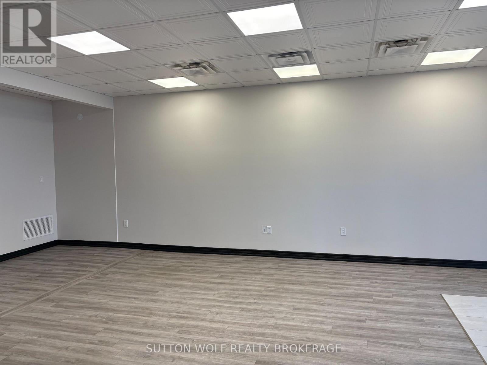 2 - 176 Metcalfe Street E, Strathroy-Caradoc, Ontario  N7G 1M8 - Photo 3 - X13096502
