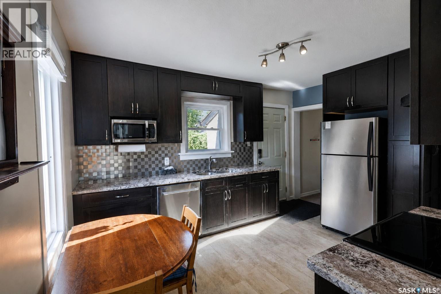 838 3rd Street E, Prince Albert, Saskatchewan  S6V 0H9 - Photo 4 - SK044415