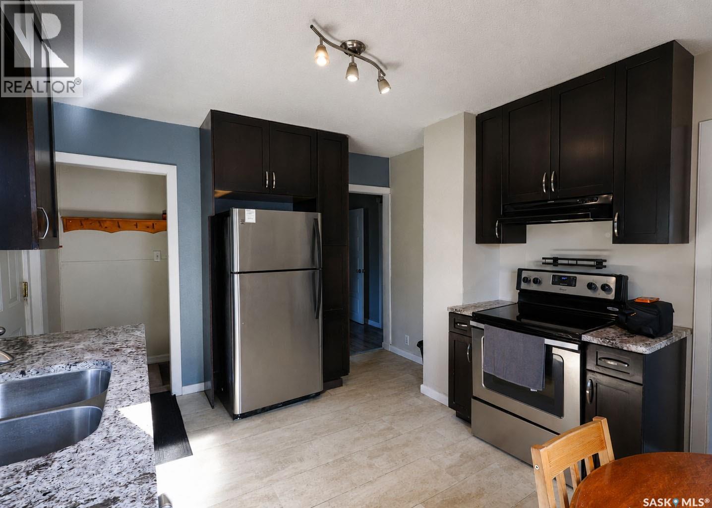 838 3rd Street E, Prince Albert, Saskatchewan  S6V 0H9 - Photo 5 - SK044415