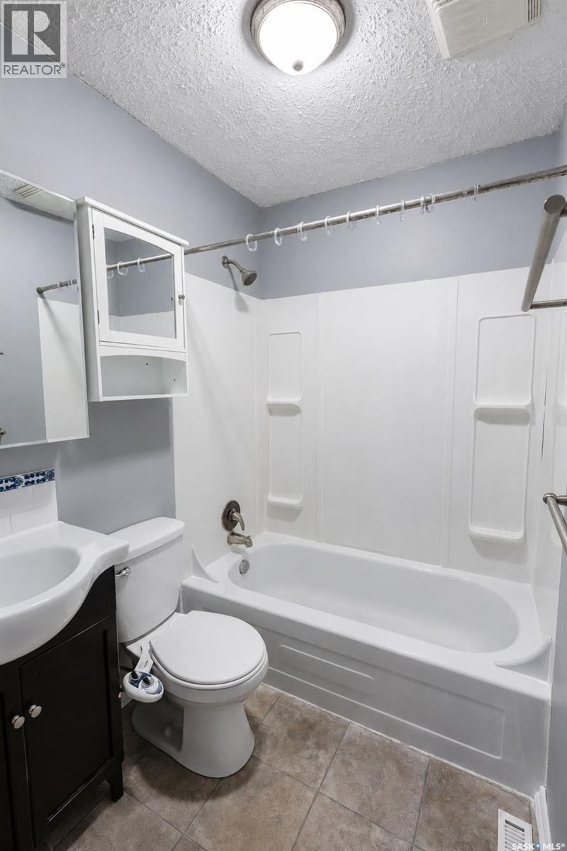 838 3rd Street E, Prince Albert, Saskatchewan  S6V 0H9 - Photo 9 - SK044415