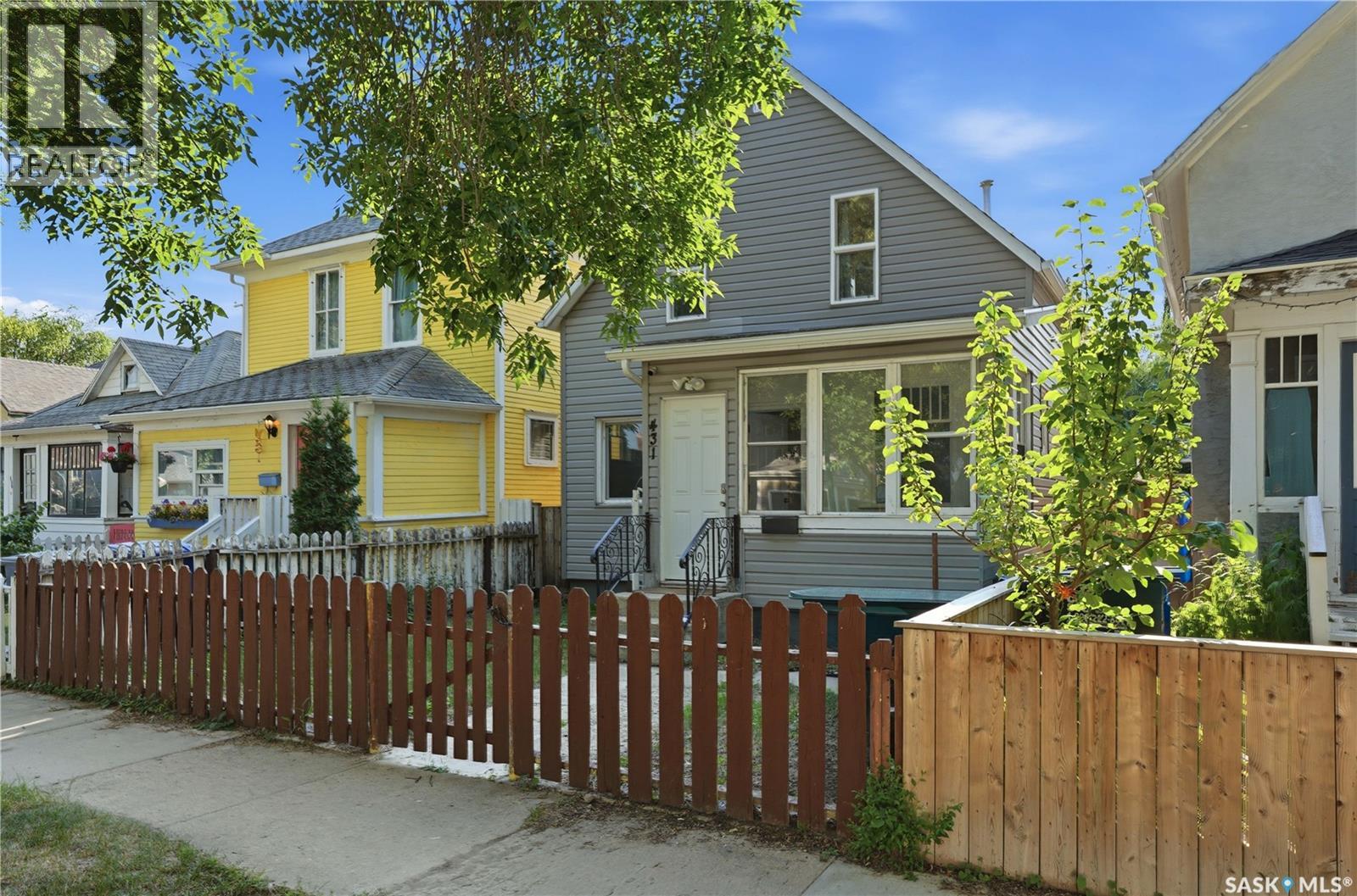 431 G Avenue S, Saskatoon, Saskatchewan  S7M 1V5 - Photo 2 - SK044183