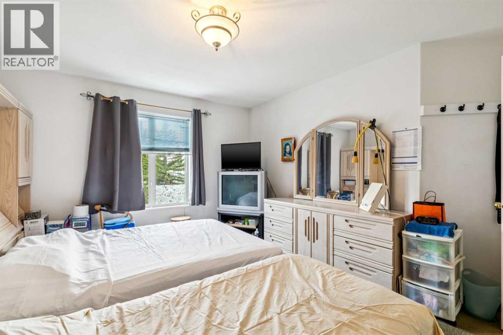 23 Sierra Nevada Close SW, Calgary, Alberta  T3H 3H4 - Photo 19 - A2329656