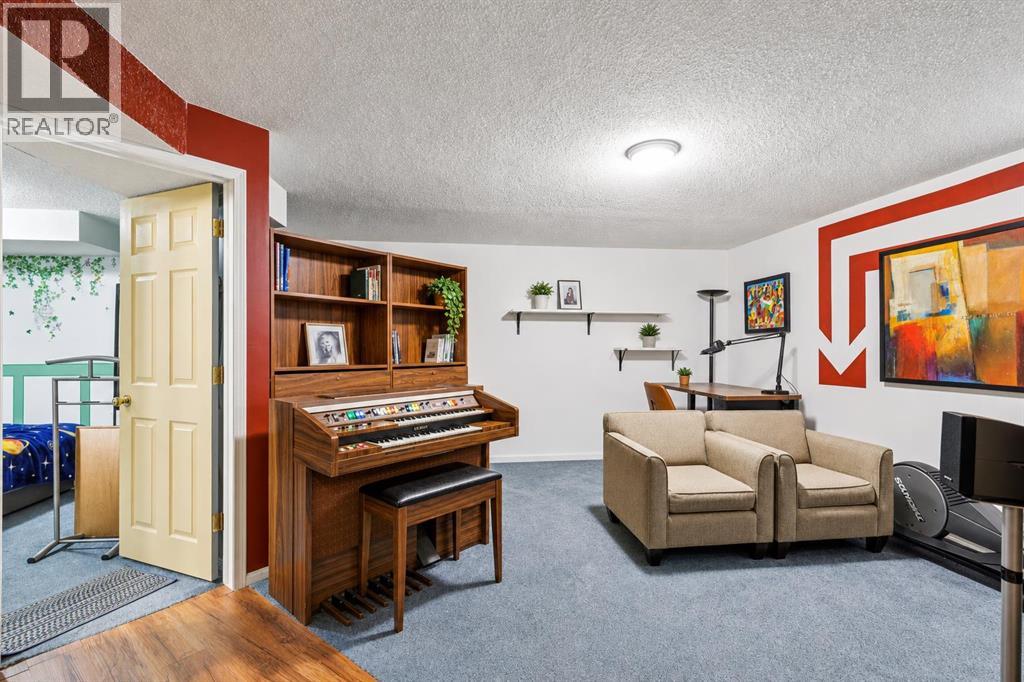 23 Sierra Nevada Close SW, Calgary, Alberta  T3H 3H4 - Photo 25 - A2329656