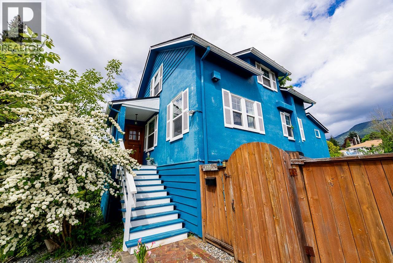 264 W Queens Road, North Vancouver, British Columbia  V7N 2K5 - Photo 2 - R3139118