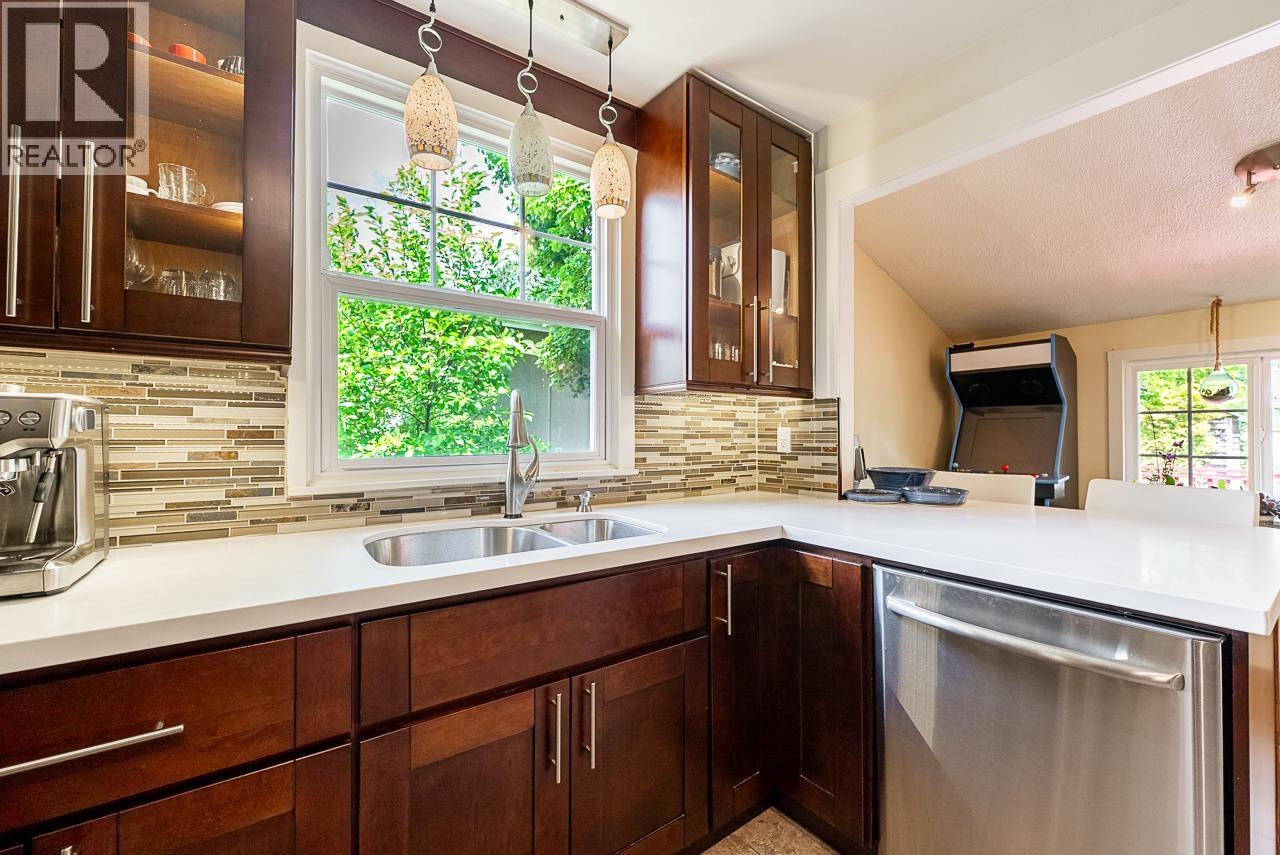 264 W Queens Road, North Vancouver, British Columbia  V7N 2K5 - Photo 13 - R3139118