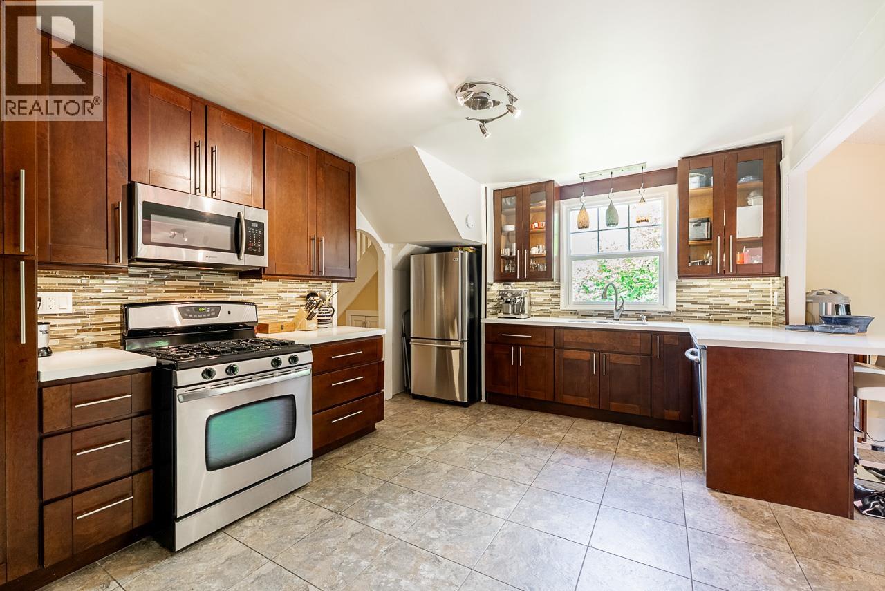 264 W Queens Road, North Vancouver, British Columbia  V7N 2K5 - Photo 12 - R3139118