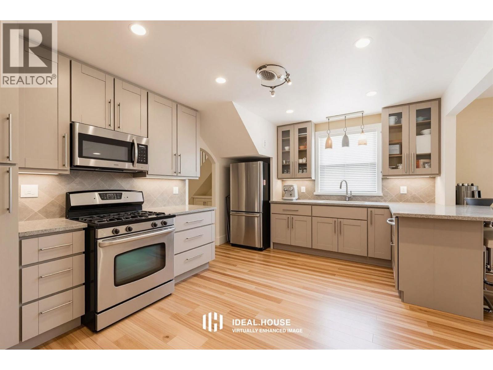 264 W Queens Road, North Vancouver, British Columbia  V7N 2K5 - Photo 11 - R3139118