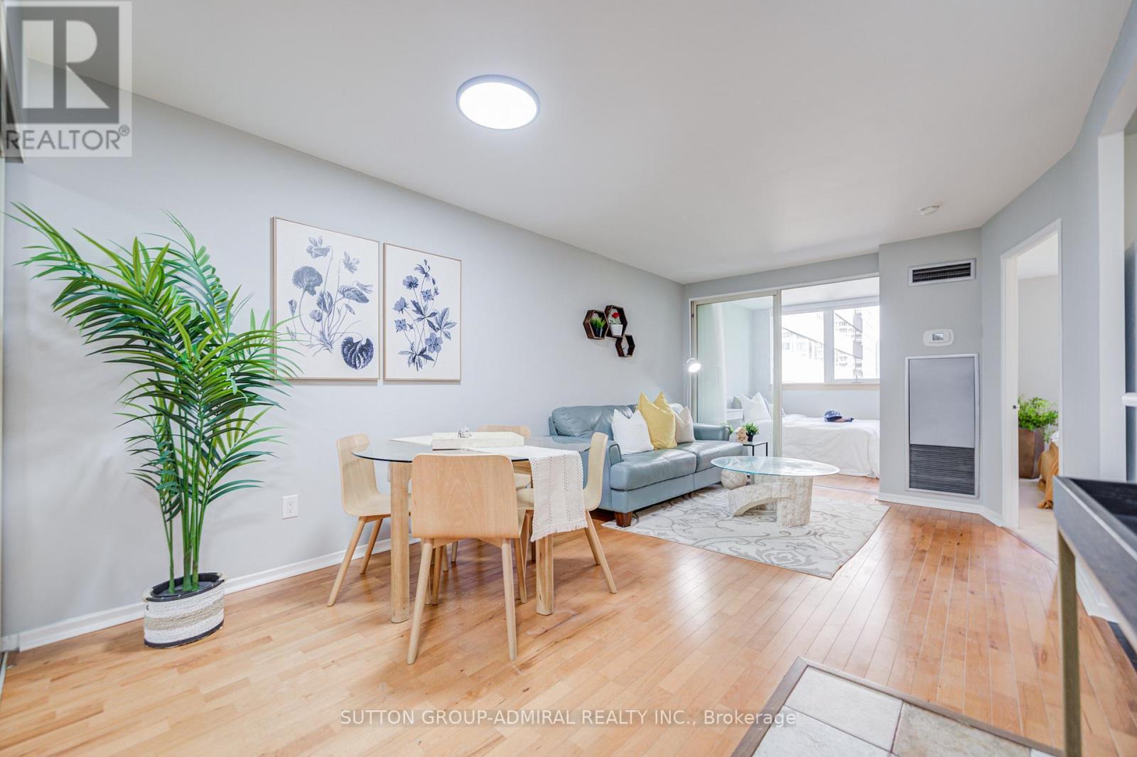 716 - 1055 BAY STREET