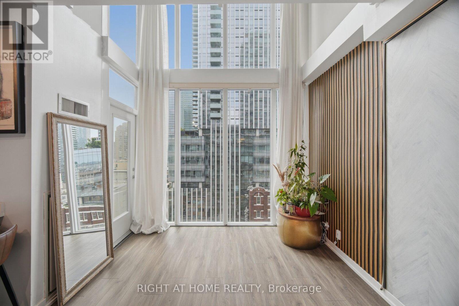 Lph01 - 21 Nelson Street, Toronto, Ontario M5V 3H9 - Photo 21 - C13635258