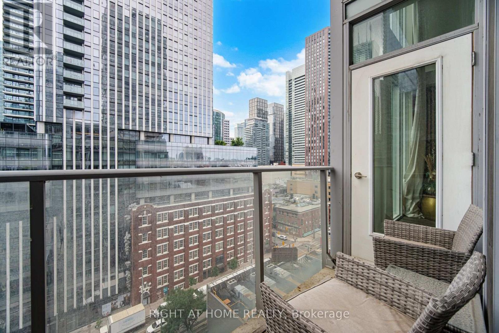 Lph01 - 21 Nelson Street, Toronto, Ontario M5V 3H9 - Photo 28 - C13635258