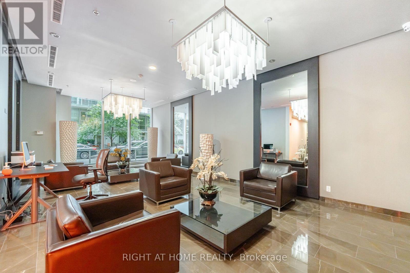 Lph01 - 21 Nelson Street, Toronto, Ontario M5V 3H9 - Photo 3 - C13635258