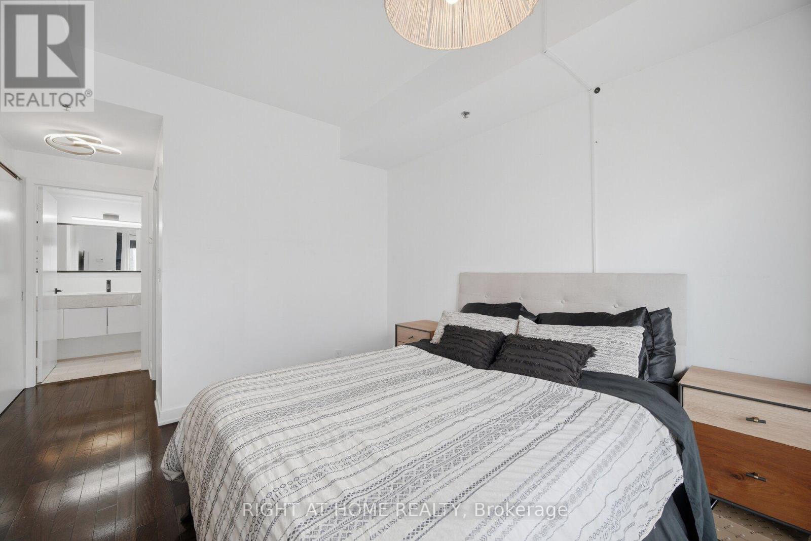 Lph01 - 21 Nelson Street, Toronto, Ontario M5V 3H9 - Photo 32 - C13635258
