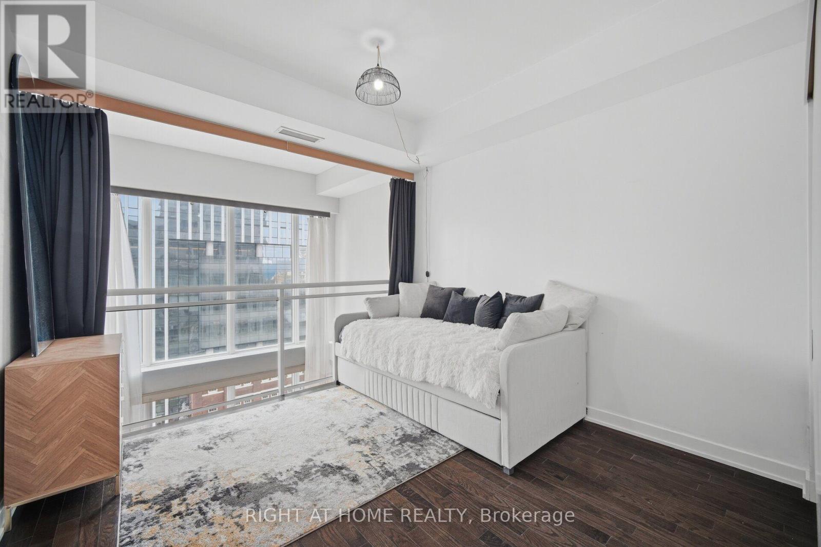 Lph01 - 21 Nelson Street, Toronto, Ontario M5V 3H9 - Photo 35 - C13635258