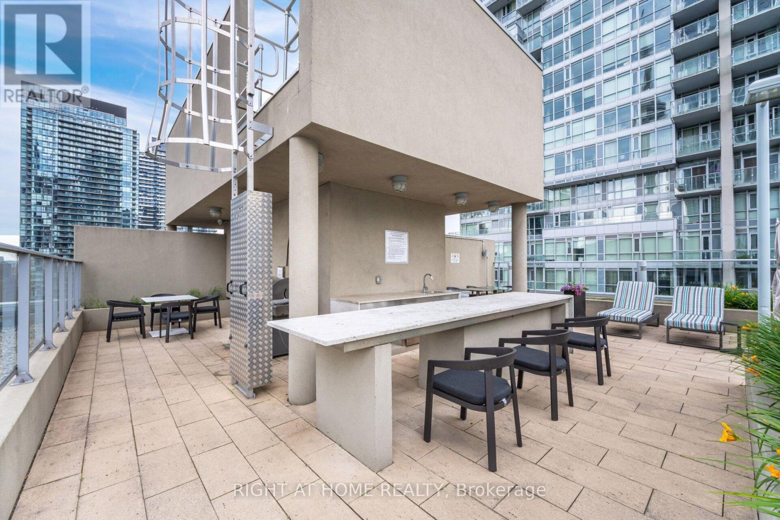 Lph01 - 21 Nelson Street, Toronto, Ontario M5V 3H9 - Photo 42 - C13635258