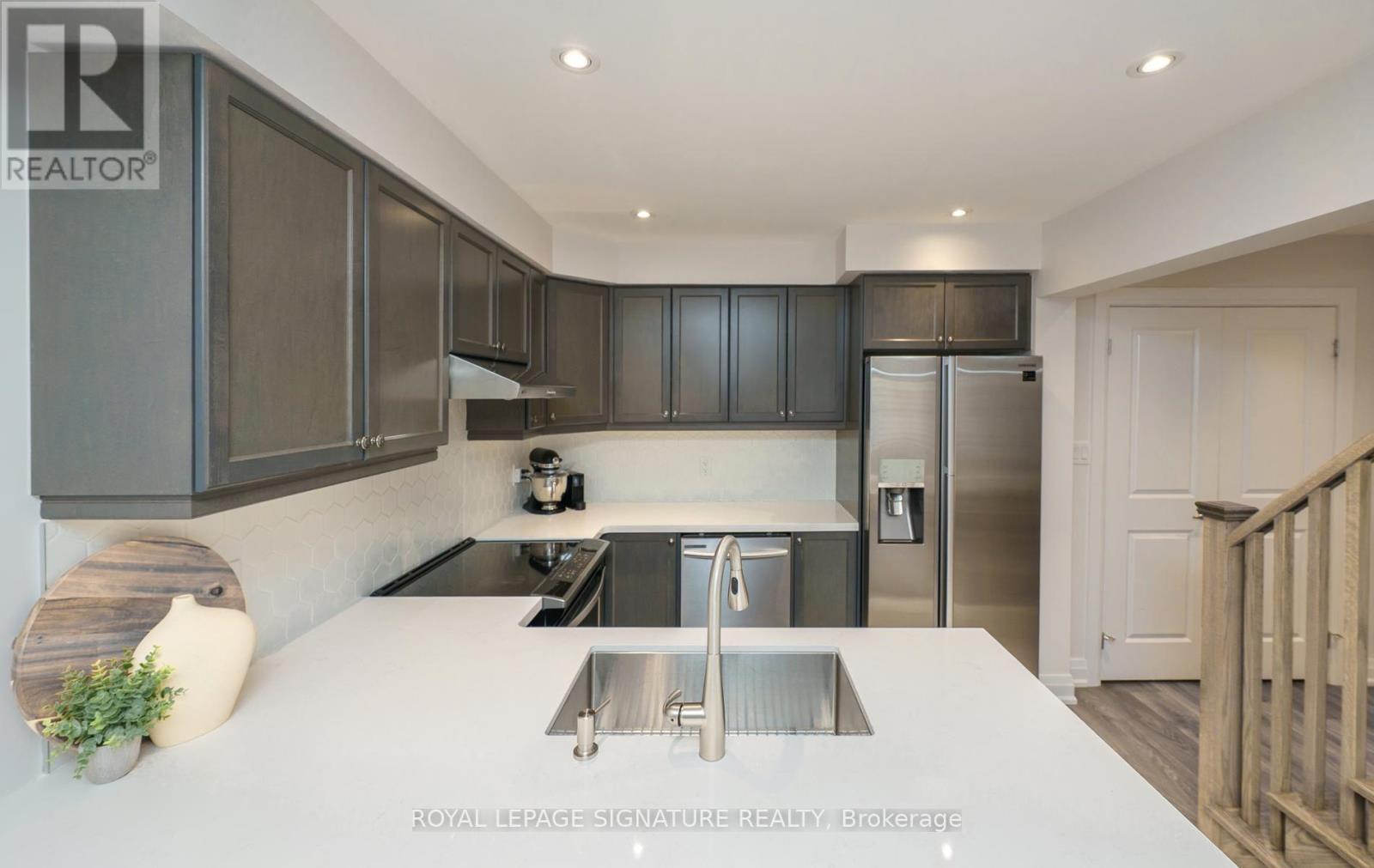 1085 Silk Street, Pickering, Ontario  L1X 0B8 - Photo 23 - E13635136