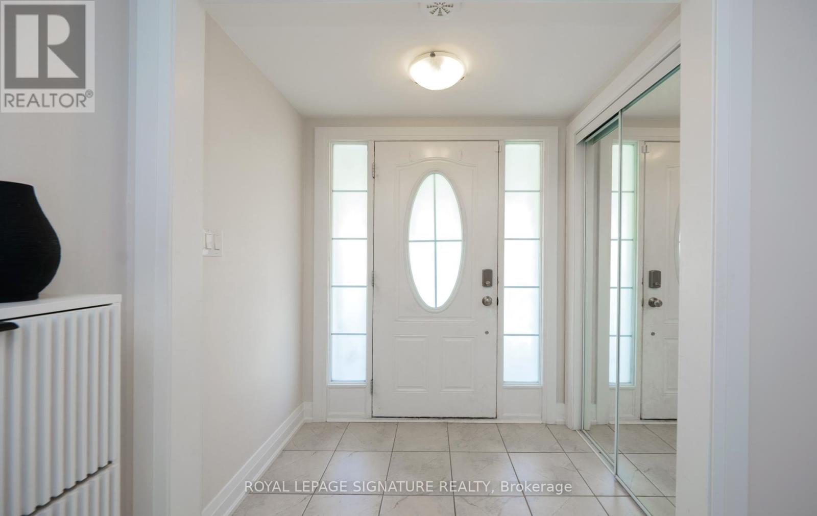 1085 Silk Street, Pickering, Ontario  L1X 0B8 - Photo 7 - E13635136
