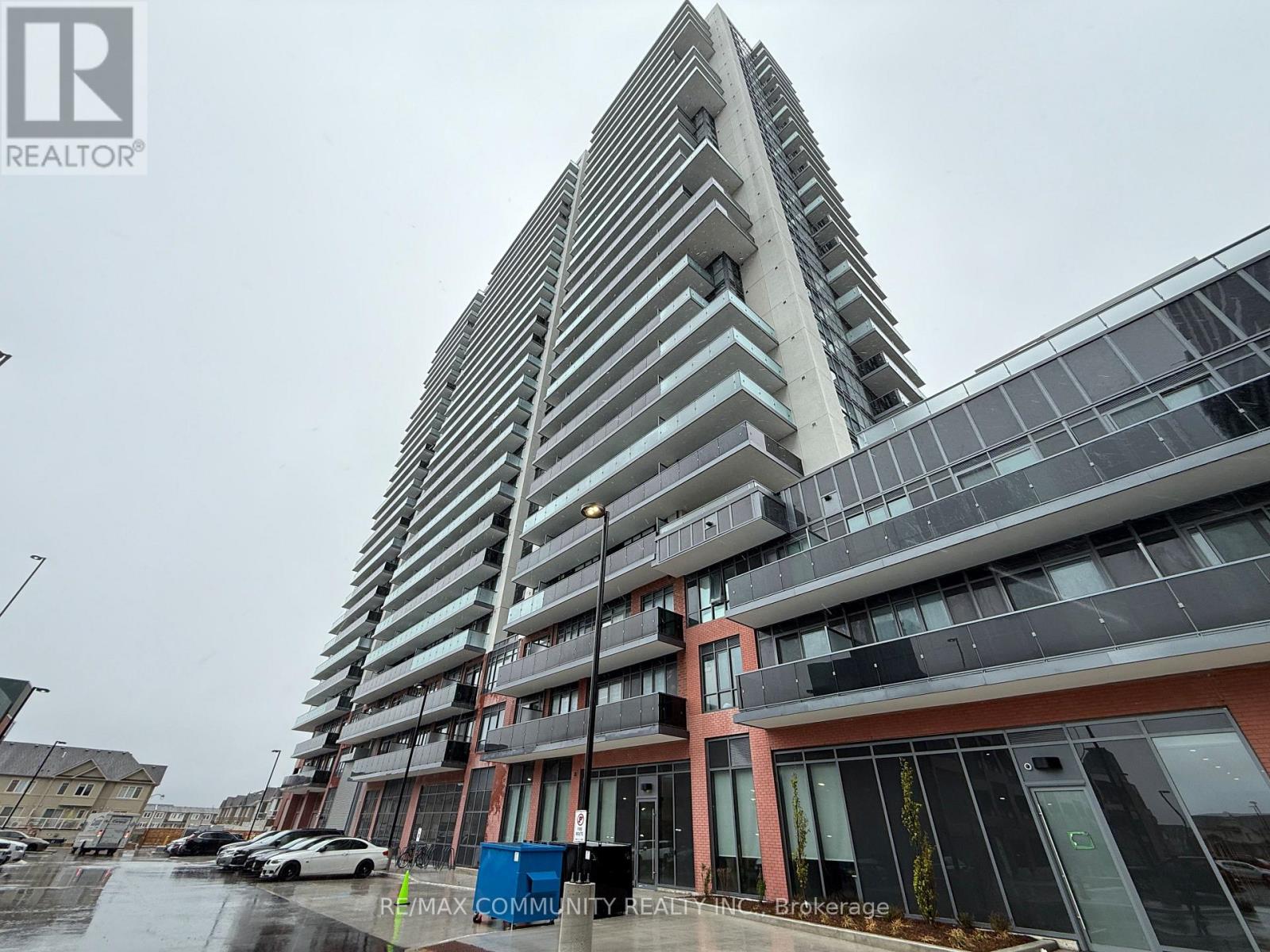 2611 - 2545 SIMCOE STREET N