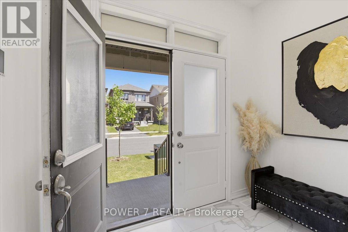 94 Conarty Crescent, Whitby, Ontario L1P 0L4 - Photo 2 - E13635200
