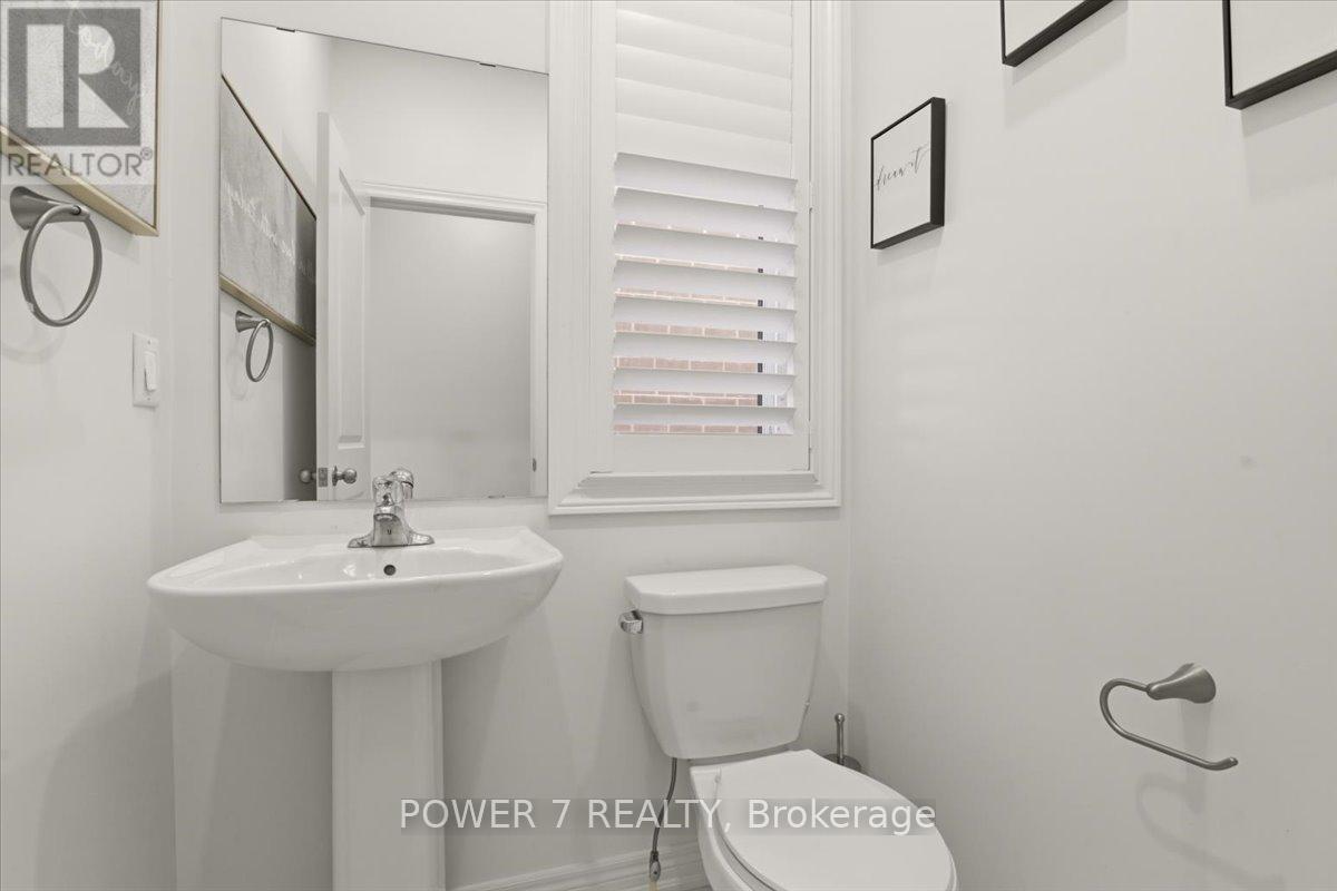 94 Conarty Crescent, Whitby, Ontario L1P 0L4 - Photo 3 - E13635200