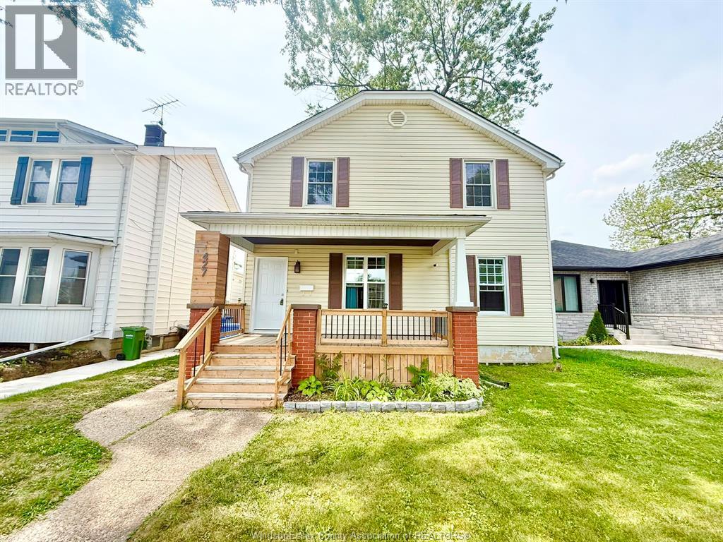 427 CAMERON, Windsor, Ontario