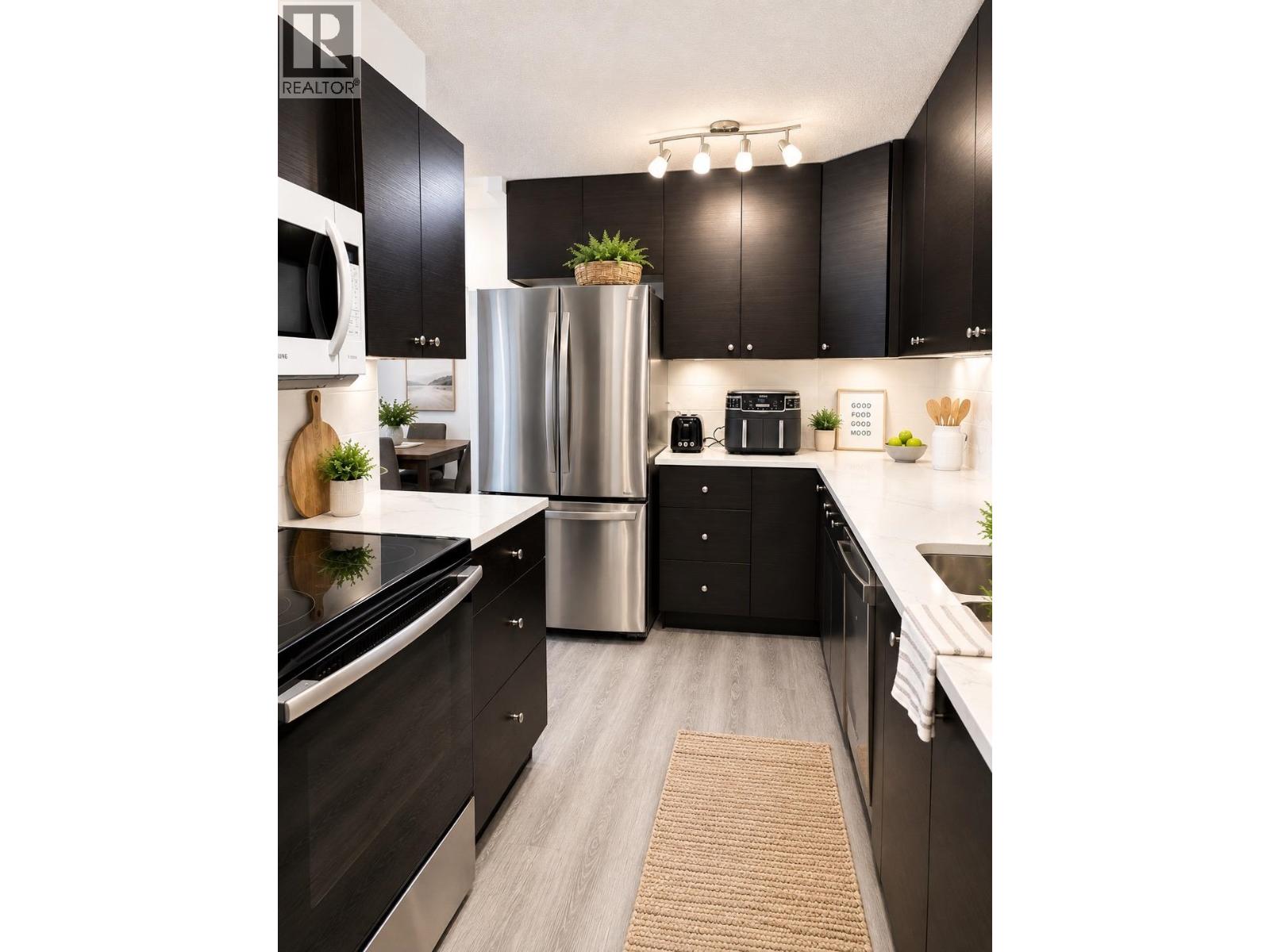 905 2016 Fullerton Avenue, North Vancouver, British Columbia  V7P 3E6 - Photo 3 - R3152086
