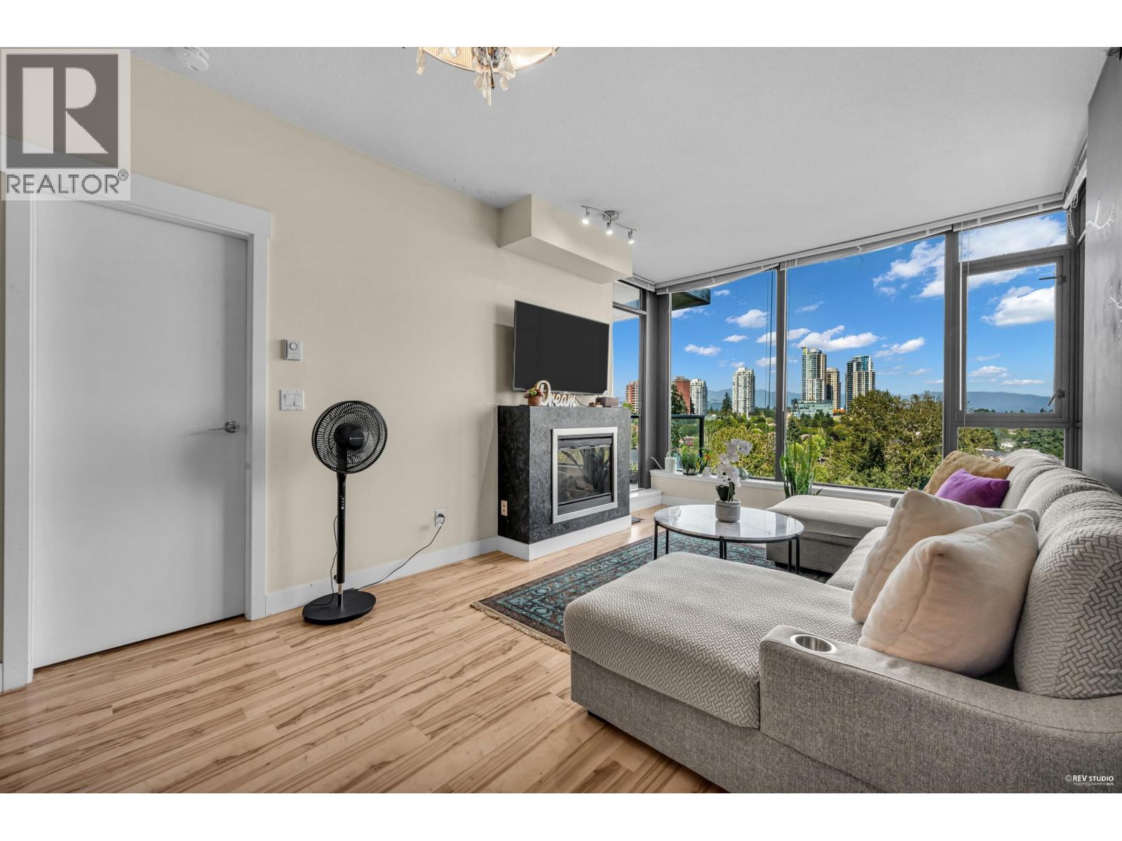 1606 7088 18th Avenue, Burnaby, British Columbia  V3N 0A2 - Photo 3 - R3152101