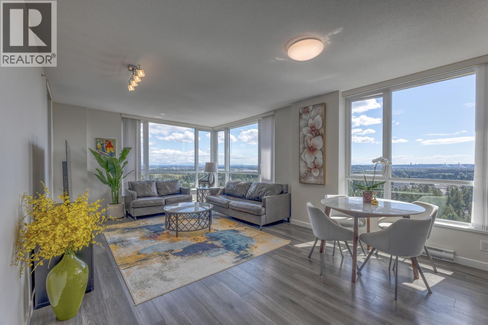 2203 3096 Windsor Gate, Coquitlam, British Columbia  V3B 0P4 - Photo 2 - R3152102