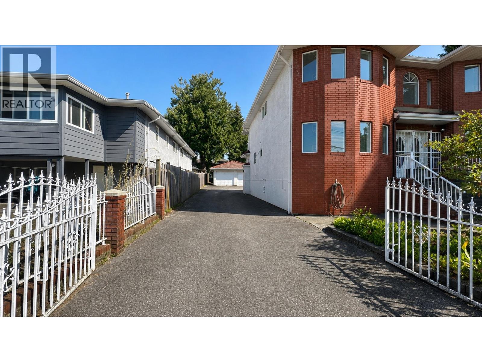 4925 Sidley Street, Burnaby, British Columbia  V5J 1T6 - Photo 2 - R3152090