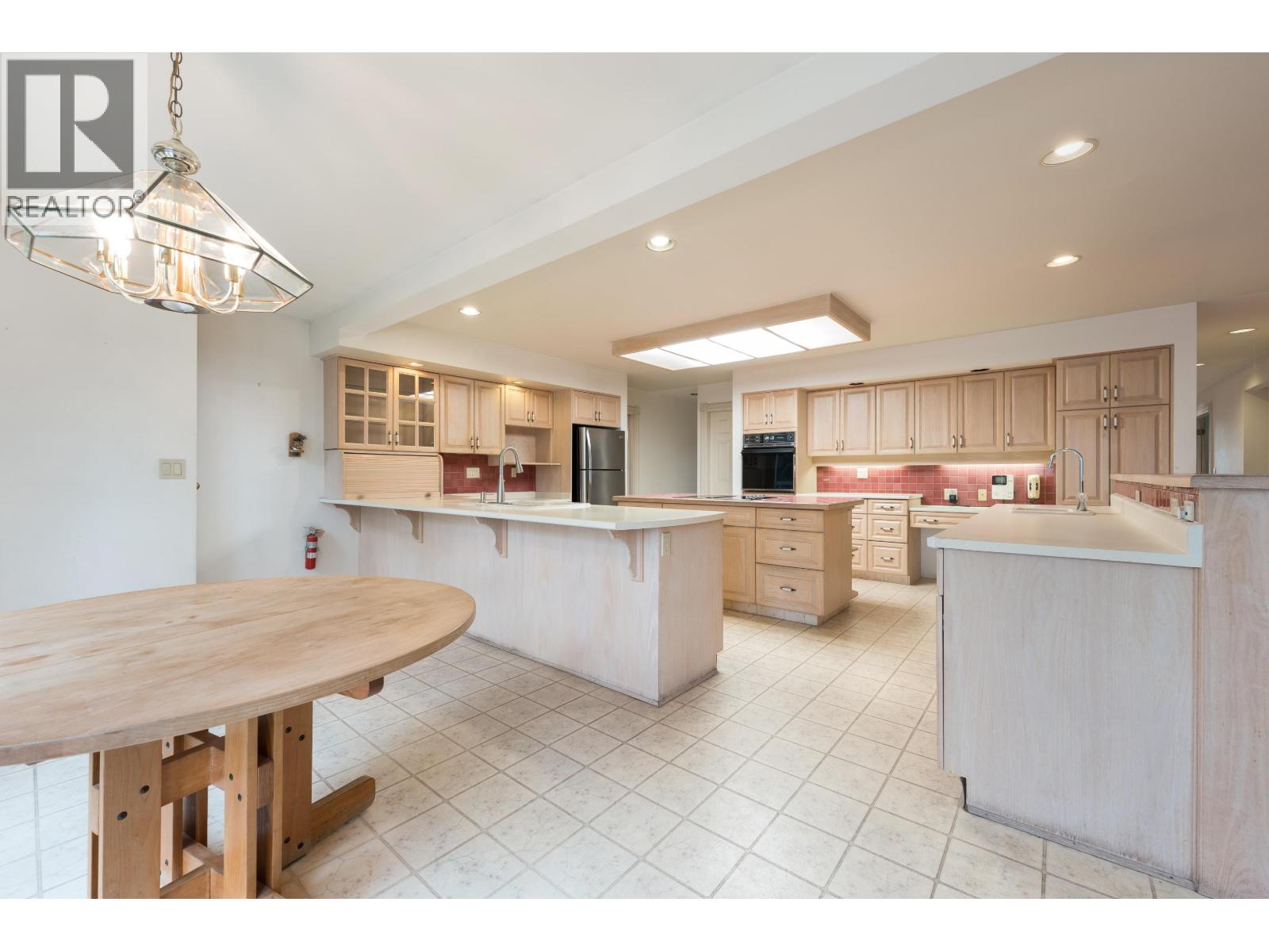 7289 Marguerite Street, Vancouver, British Columbia V6P 5G4 - Photo 10 - R3152096
