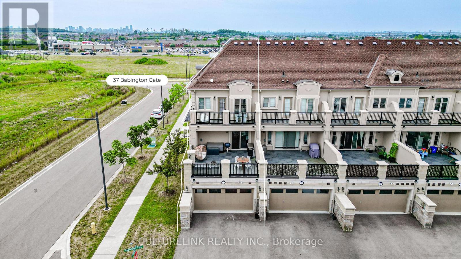 37 Babington Gate, Vaughan, Ontario  L6A 5B3 - Photo 2 - N13635180