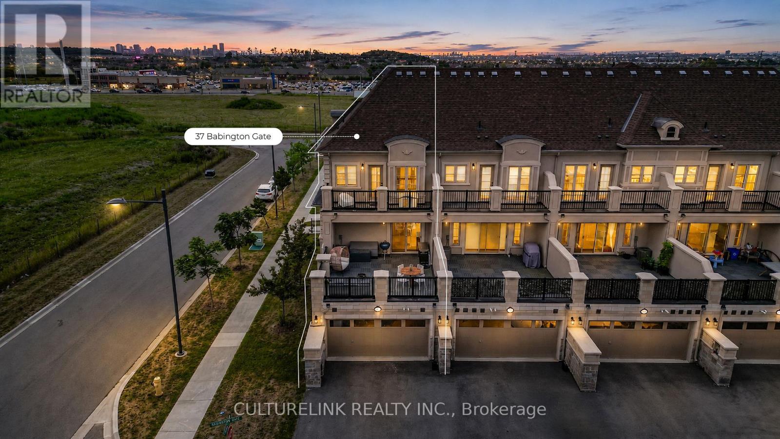 37 Babington Gate, Vaughan, Ontario  L6A 5B3 - Photo 4 - N13635180
