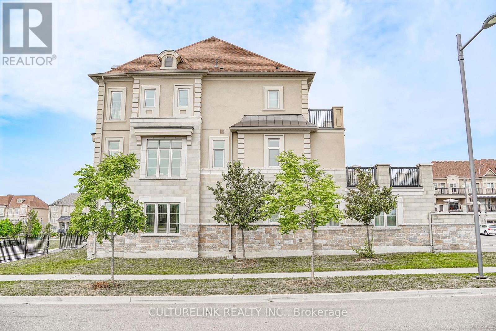37 Babington Gate, Vaughan, Ontario  L6A 5B3 - Photo 5 - N13635180