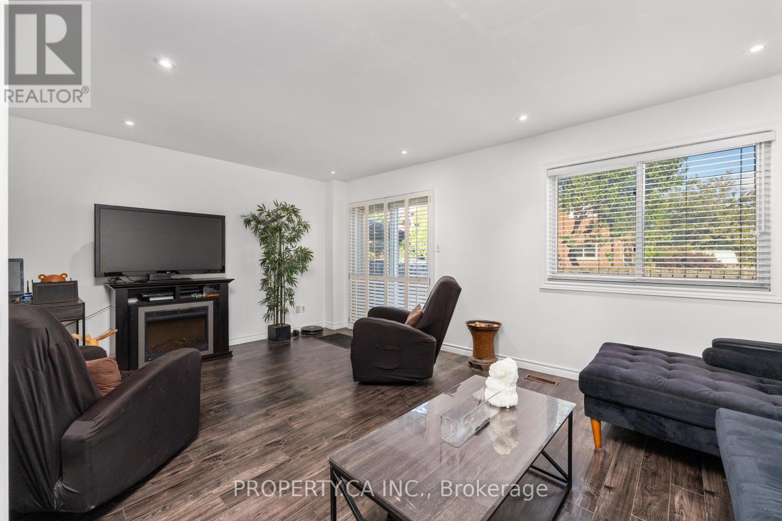45 New Seabury Drive, Vaughan, Ontario L4K 2B7 - Photo 6 - N13635196