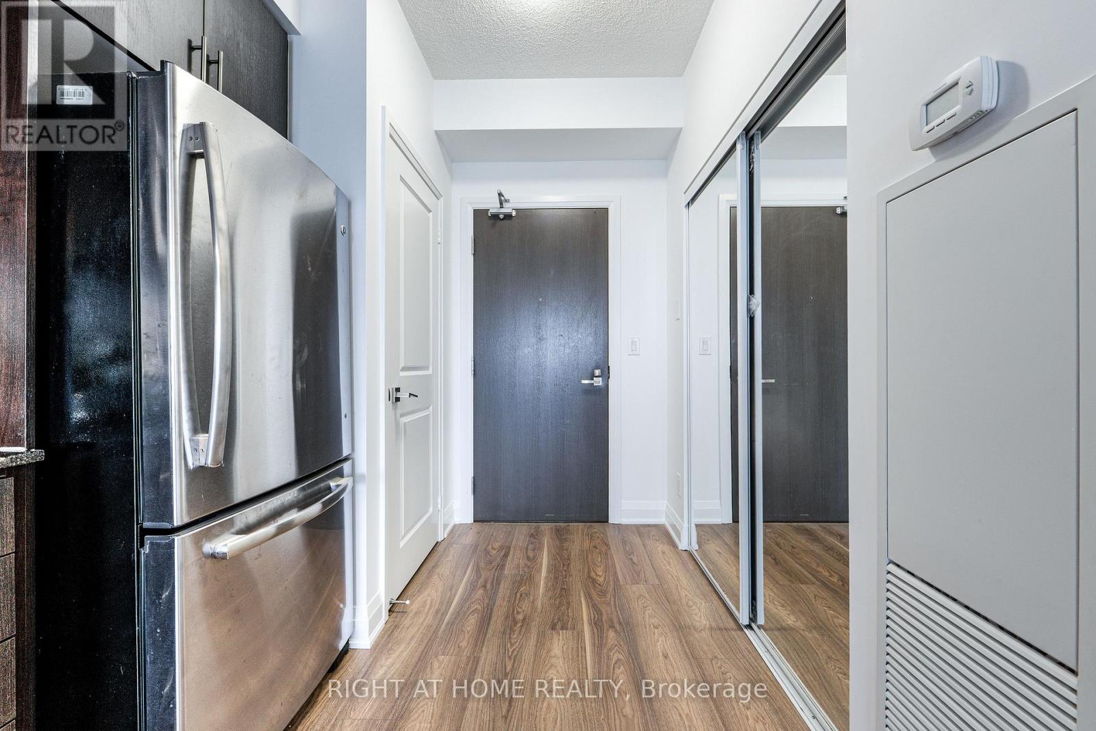 2203 - 7171 Yonge Street, Markham, Ontario  L3T 0C5 - Photo 2 - N13635210