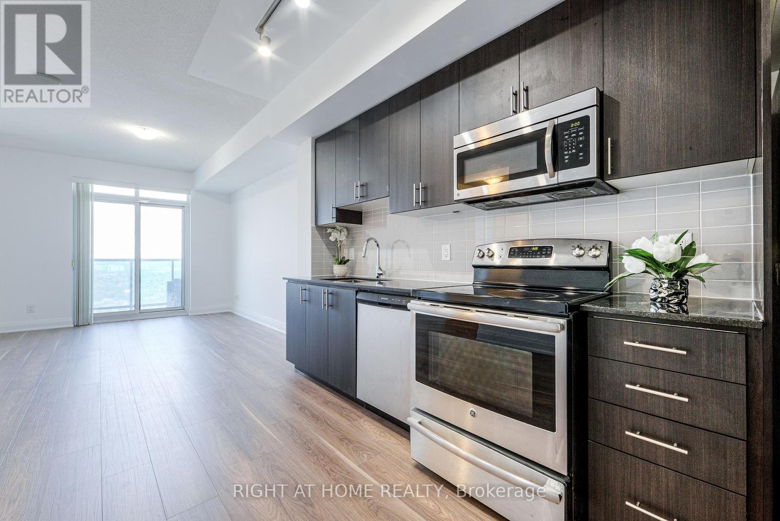 2203 - 7171 Yonge Street, Markham, Ontario  L3T 0C5 - Photo 4 - N13635210