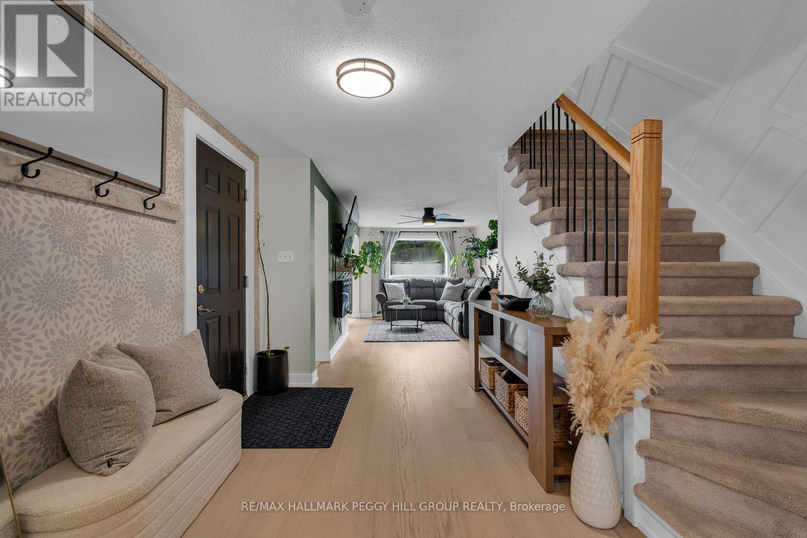 195 Dunsmore Lane, Barrie (Georgian Drive), Ontario  L4M 6Z8 - Photo 2 - S13635188