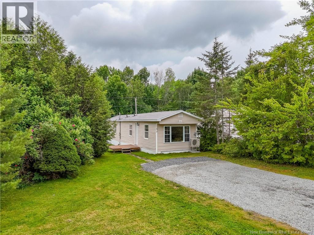 37 Eastwood Street, Fredericton, New Brunswick  E3B 6M8 - Photo 2 - NB145117